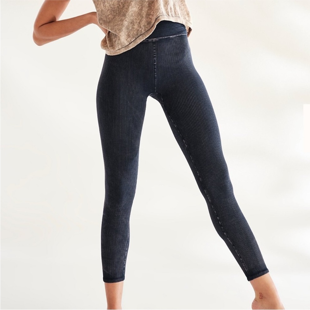 Free People Ultra High-Rise 7/8 Happiness Runs Leggings in Vintage Black